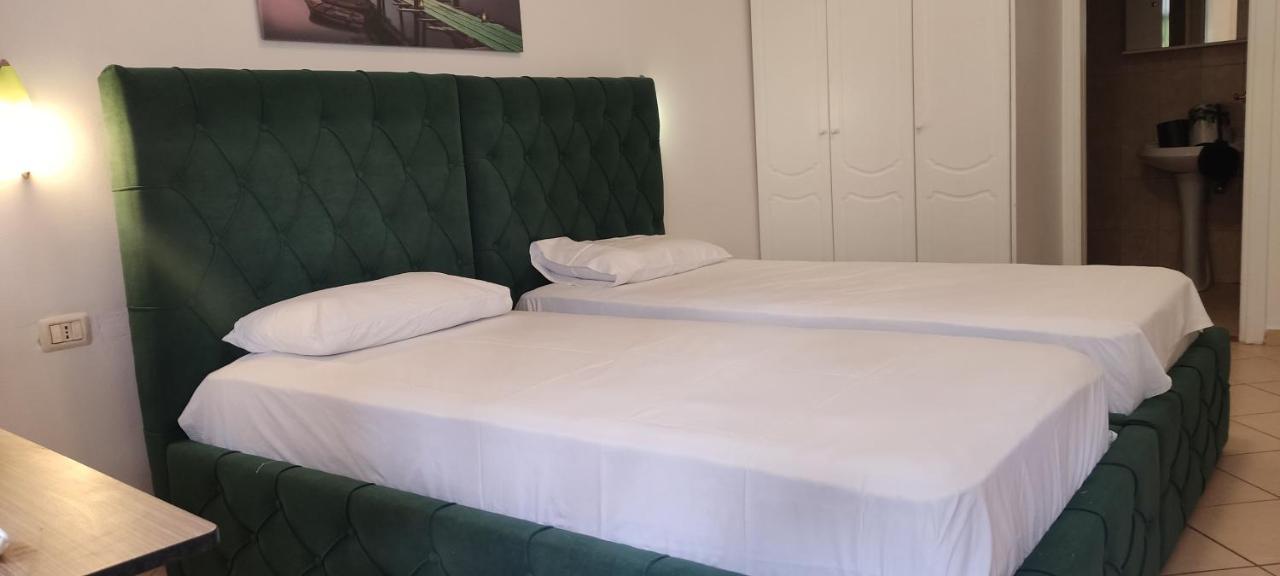 Apartment Rina Sarandë エクステリア 写真