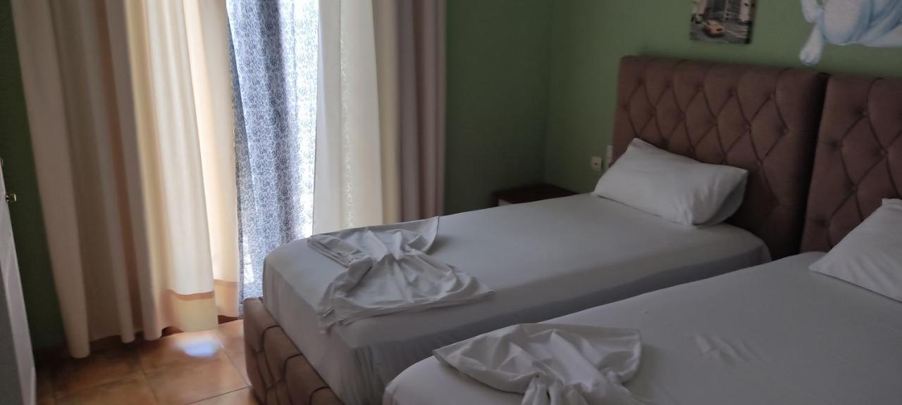 Apartment Rina Sarandë エクステリア 写真