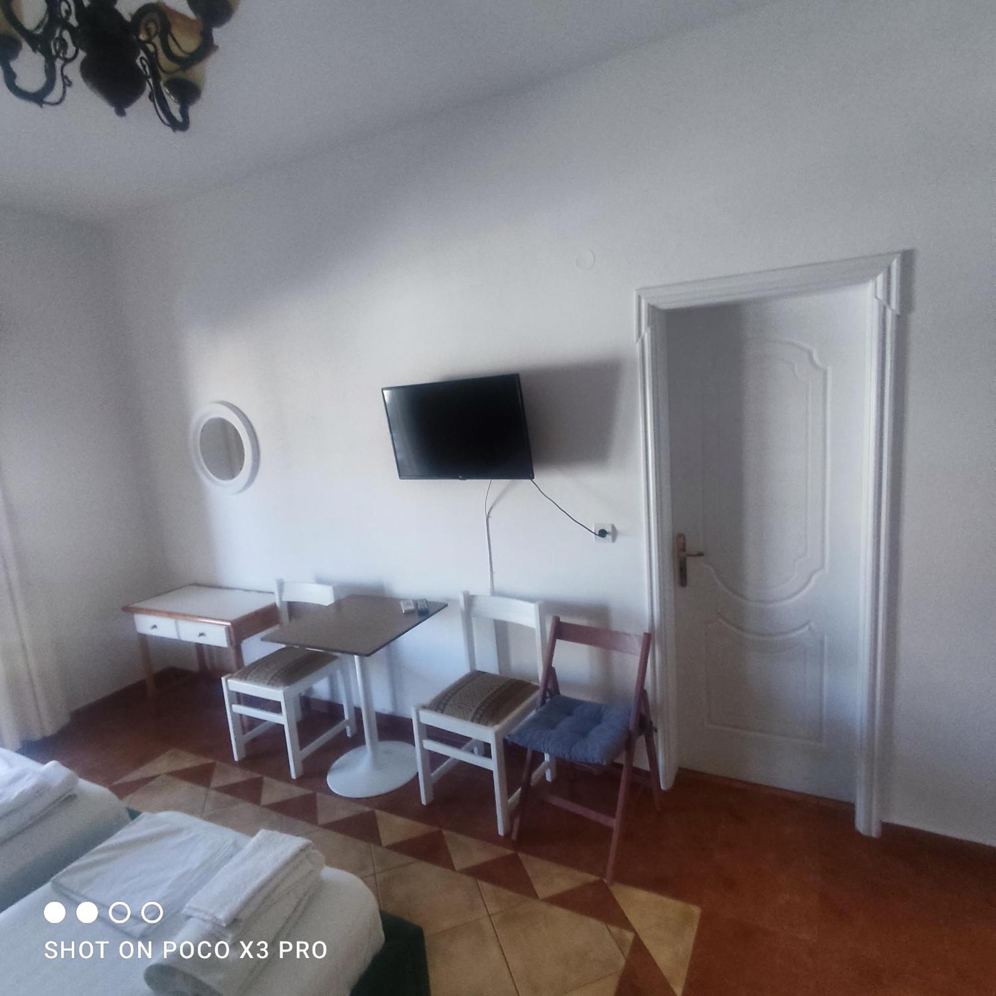 Apartment Rina Sarandë エクステリア 写真
